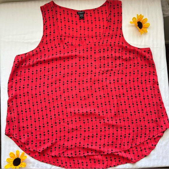 ❤️ Torrid Arrow Tank ❤️ - Picture 1 of 5